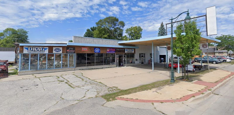 California Inn - The Old California Garage